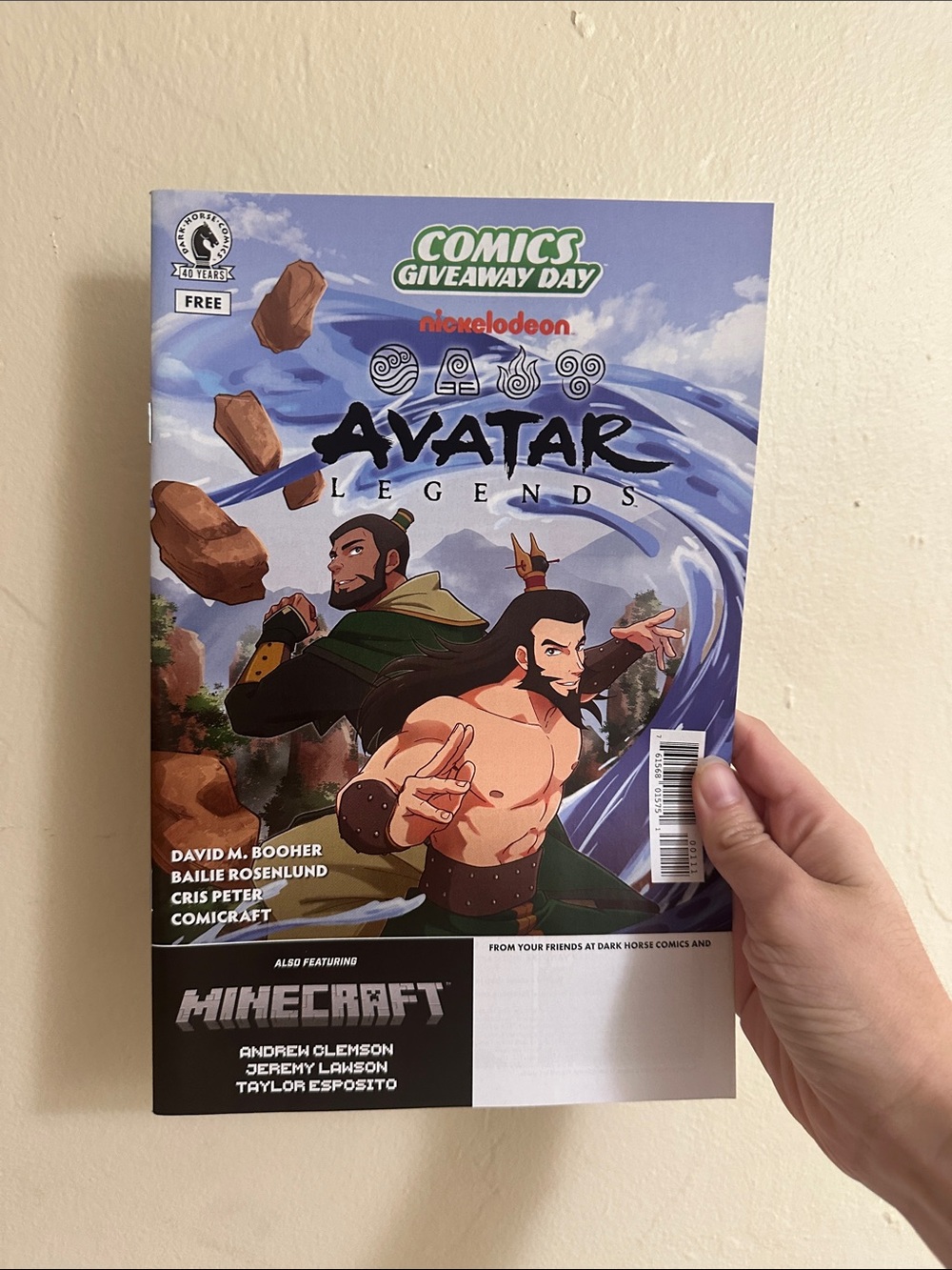 Nickelodeon Avatar Legends Comic - Blue and Brown Cover